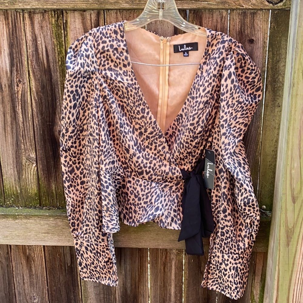 Lulus leopard print top sz. S